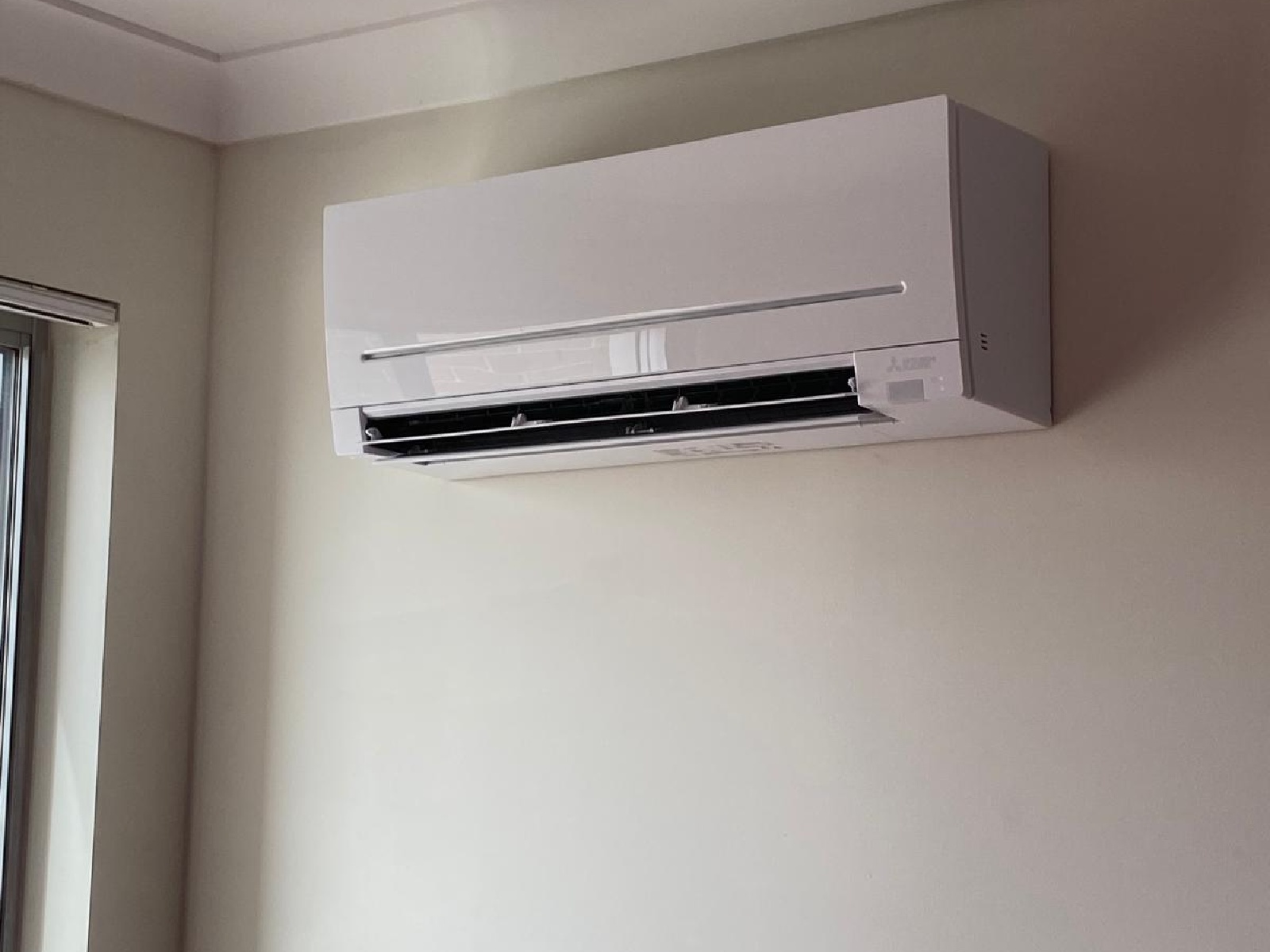 Split system multi-head installed in Victoria under the Victorian Energy Program, where we decommissioned a ducted gas system
